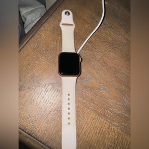 Apple Watch SE Rose Gold